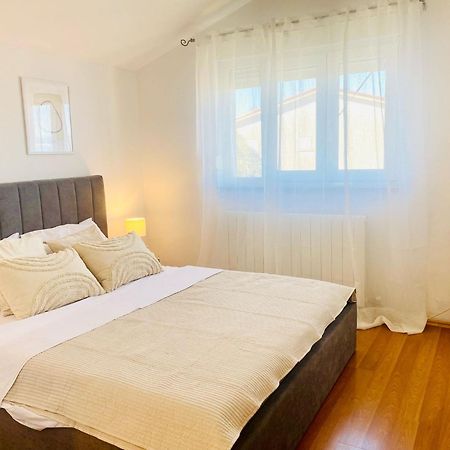 Luxury Apartments Vanessa, Njivice Εξωτερικό φωτογραφία
